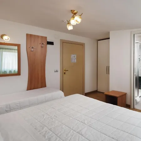 Poseidon E Nettuno 산베네데토델트론토