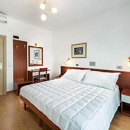 Hotel Poseidon E Nettuno